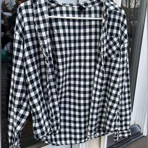 Women’s Oversized Plaid Print Button Down